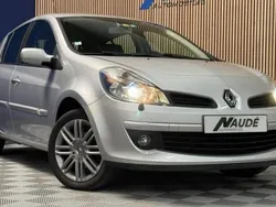 Utilisé 2006 Renault Clio III Initiale Citadine | 7 990 € (Prix juste)