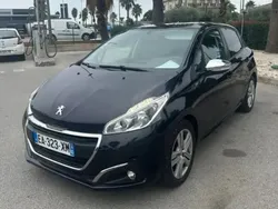 Noir Utilisé 2016 Peugeot 208 Active Citadine | 7 490 € (Prix juste)