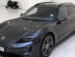 Gris Utilisé 2023 Porsche Taycan Sport Turismo Berline | 69 900 €