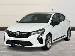 Blanc Utilisé 2024 Renault Clio V Evolution Berline | 15 299 € (Prix juste)