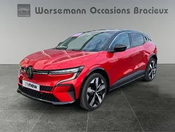 Rouge Utilisé 2023 Renault Mégane Techno Berline | 28 990 € (Prix juste)