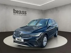 Noir Utilisé 2023 VW Tiguan Allspace Life SUV | 49 645 € (Prix cher)
