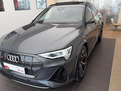 Gris daytona nacré Utilisé 2021 Audi e-tron Sport SUV | 35 987 €