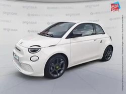 Blanc Nouvelle 2025 Abarth 500e Citadine | 33 499 € (Prix juste)