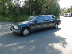 Noir Utilisé 1991 Mercedes E260 Berline | 23 500 €