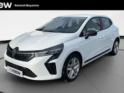 Blanc Utilisé 2023 Renault Clio V Evolution Berline | 17 890 € (Prix juste)