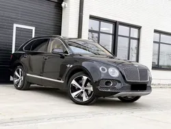 Noir peinture métallisée Utilisé 2016 Bentley Bentayga SUV | 163 000 €