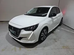 Blanc Utilisé 2023 Peugeot 208 Allure Citadine | 14 790 € (Prix juste)