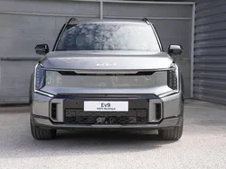 Utilisé 2023 Kia EV9 GT-Line SUV | 66 990 € (Prix juste)