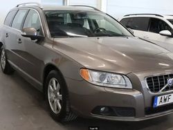 Beige Utilisé 2009 Volvo V70 Summum Break | 10 400 €