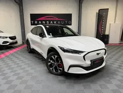 Blanc Utilisé 2023 Ford Mustang Mach-E Premium SUV | 41 990 € (Prix juste)