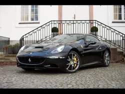 Utilisé 2010 Ferrari California Cabriolet | 129 900 € (Prix cher)