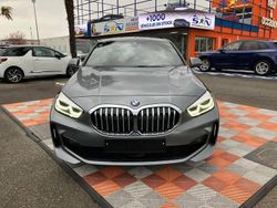 Gris Utilisé 2024 BMW 118 M Sport Citadine | 29 950 € (Prix juste)