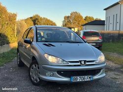 Argent Utilisé 2006 Peugeot 206 Berline | 3 950 €