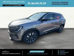 Gris Utilisé 2023 Renault Austral Techno SUV | 29 980 € (Prix juste)