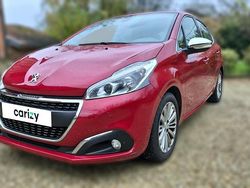 Rouge Utilisé 2017 Peugeot 208 Allure Citadine | 7 443 € (Prix juste)