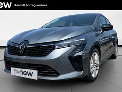 Gris Utilisé 2024 Renault Clio V Evolution Citadine | 15 999 € (Prix juste)