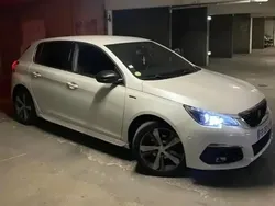 Blanc Utilisé 2018 Peugeot 308 GT-line Berline | 11 800 € (Prix juste)