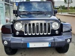 Noir Utilisé 2018 Jeep Wrangler Sahara SUV | 46 900 € (Prix juste)