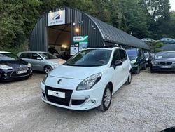 Blanc Utilisé 2011 Renault Scénic Monospace | 7 000 € (Prix juste)
