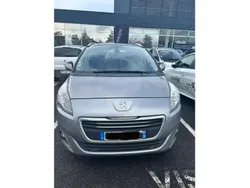 Gris Utilisé 2015 Peugeot 5008 Style Monospace | 8 990 € (Prix juste)