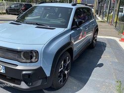 Bleu Nouvelle 2025 Renault 4 E-Tech Techno SUV | 35 299 € (Prix juste)