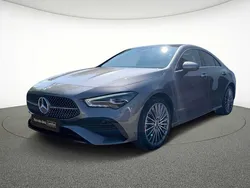 Gris Utilisé 2024 Mercedes CLA250 AMG line Berline | 42 890 €