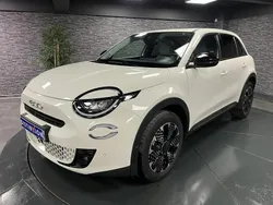 Blanc Utilisé 2024 Fiat 600 La Prima SUV | 23 490 € (Prix juste)