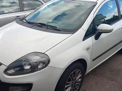 Blanc Utilisé 2011 Fiat Grande Punto Citadine | 2 900 €