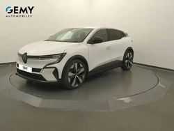 Blanc Occasion 2022 Renault Megane E-Tech Techno Berline | 21 990 € (Prix juste)