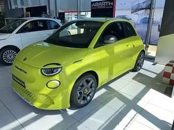 Vert Occasion 2024 Abarth 500e Citadine | 23 990 € (Super prix)