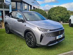 Gris Utilisé 2024 Peugeot 3008 GT SUV | 30 970 € (Prix juste)