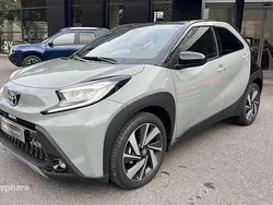 Biton vert aventurine métal/toit noir Utilisé 2024 Toyota Aygo Citadine | 18 690 € (Prix juste)