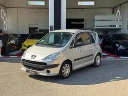 Gris Utilisé 2008 Peugeot 1007 Citadine | 3 990 € (Bon prix)