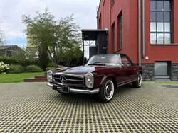 Rouge Utilisé 1965 Mercedes 230 Cabriolet | 149 000 €