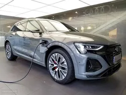 Gris Utilisé 2023 Audi Q8 e-tron S-Line SUV | 74 990 € (Prix juste)