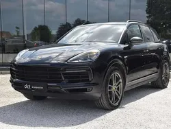 Noir Utilisé 2018 Porsche Cayenne Chrono SUV | 66 900 € (Prix assez cher)