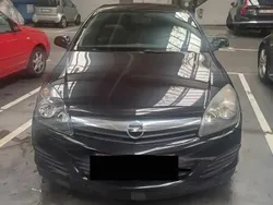 Noir Utilisé 2006 Opel Astra GTC Sport Coupé | 1 850 €