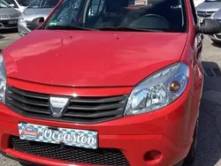 Rouge Utilisé 2010 Dacia Sandero Citadine | 4 750 € (Prix assez cher)