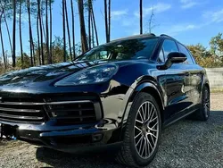 Noir Utilisé 2017 Porsche Cayenne SUV | 54 990 € (Prix assez cher)