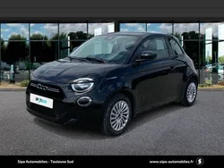 Noir Utilisé 2022 Fiat 500e Action Citadine | 12 990 € (Prix juste)