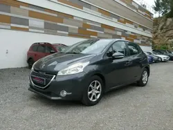 Gris Utilisé 2014 Peugeot 208 Active Citadine | 6 990 € (Prix juste)