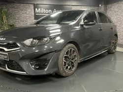 Gris Utilisé 2023 Kia Ceed GT GT-Line Berline | 25 990 € (Prix assez cher)