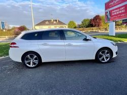 Blanc Utilisé 2016 Peugeot 308 S Berline | 8 000 € (Prix assez cher)