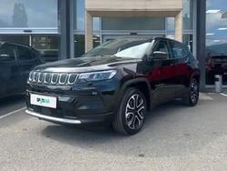 Solid black Utilisé 2024 Jeep Compass Altitude SUV | 33 990 € (Prix cher)