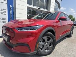 Rouge lucid métallisée premium Utilisé 2022 Ford Mustang Mach-E Extended Range SUV | 35 900 € (Prix juste)