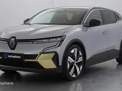 Noir Utilisé 2023 Renault Mégane Iconic SUV | 27 299 € (Prix juste)