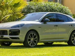Utilisé 2021 Porsche Cayenne SUV | 74 990 € (Prix juste)