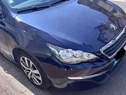 Bleu Utilisé 2014 Peugeot 308 Access Berline | 5 000 € (Prix assez cher)