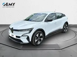Utilisé 2022 Renault Mégane Equilibre Berline | 19 990 € (Prix juste)